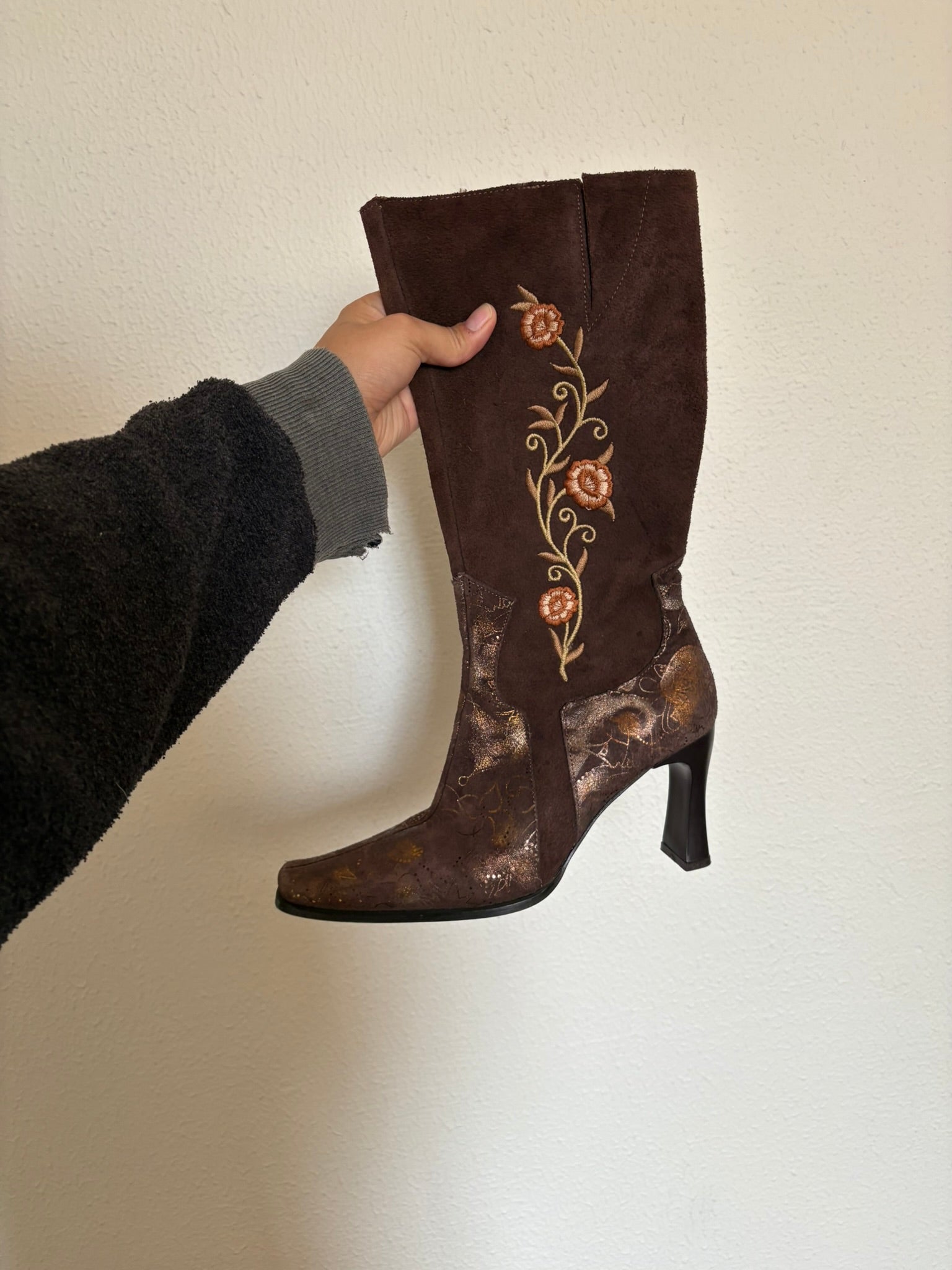 Botas con flores bordadas 25MX
