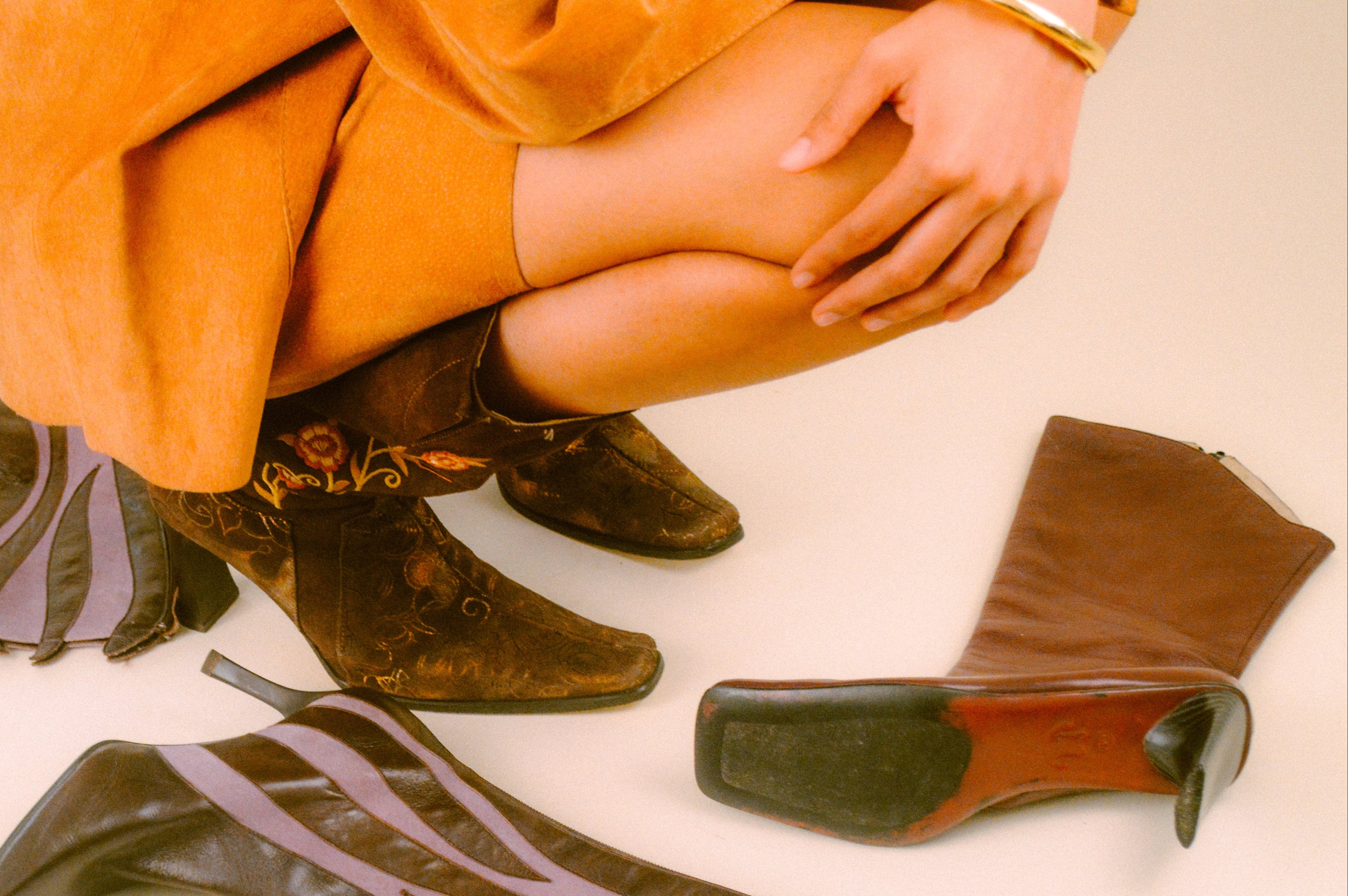 Botas con flores bordadas 25MX